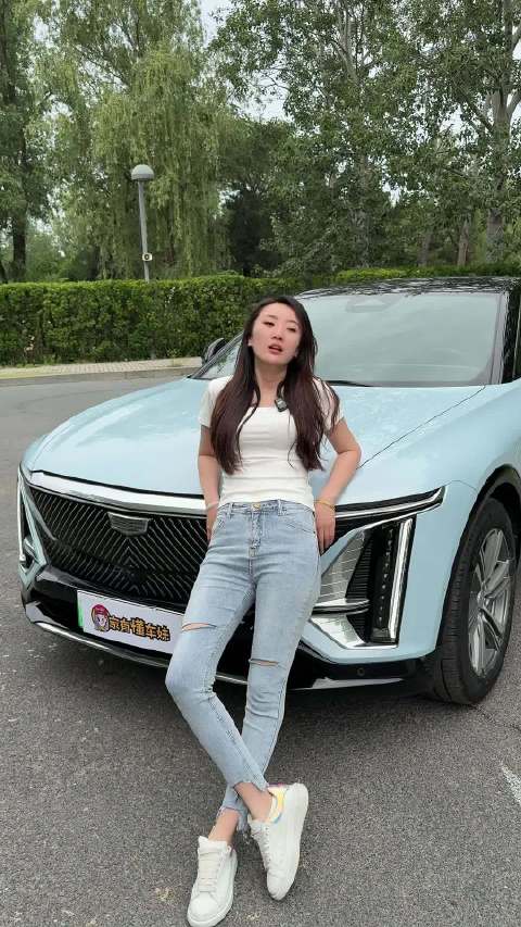 凯迪拉克锐歌25至30万级豪华纯电车型引发抢购热潮