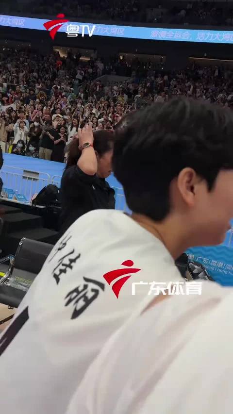 主教练郑薇：太不容易了，冠军来之不易，赛后球员们纷纷喜极而泣