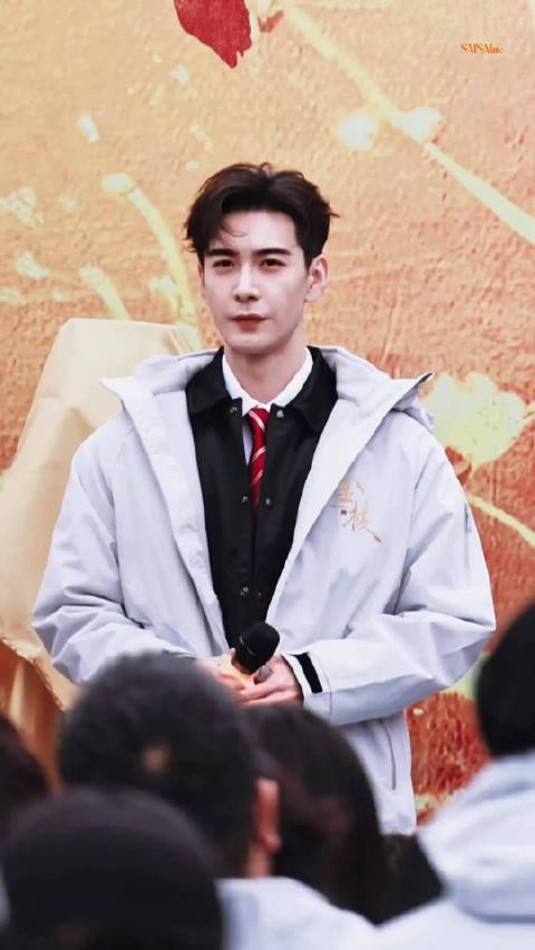 此男状态这么好来拍古装 这个《金枝》有福了！