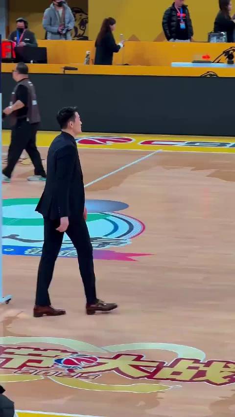 浙江广厦再遭伤病潮：三大核心全部有伤，胡金秋今晚只能带伤出战！