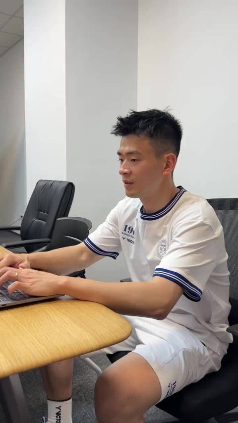 如何优雅地拍掉烦恼？速来抖音体育和我一起参加