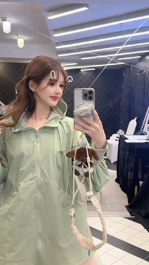 报告！这里还有一只小兔