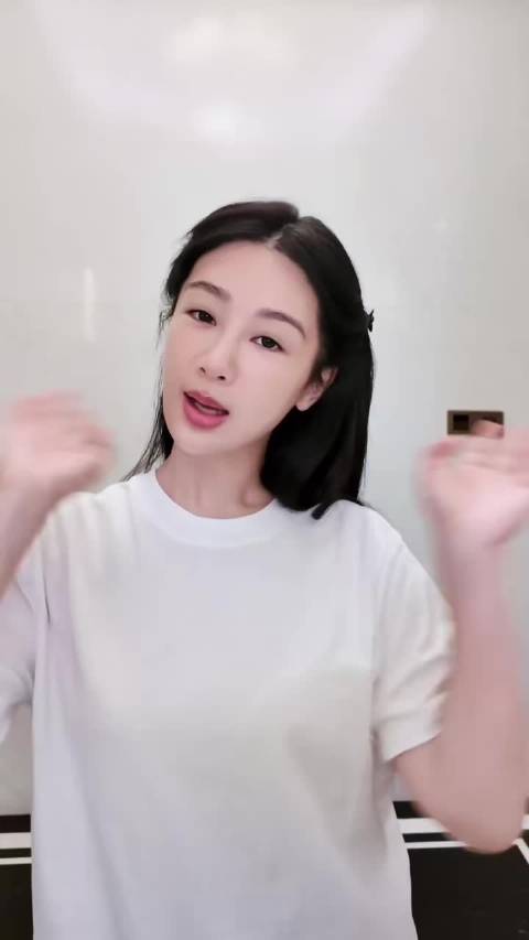素颜出镜，首次公开透亮紧致肌的秘密