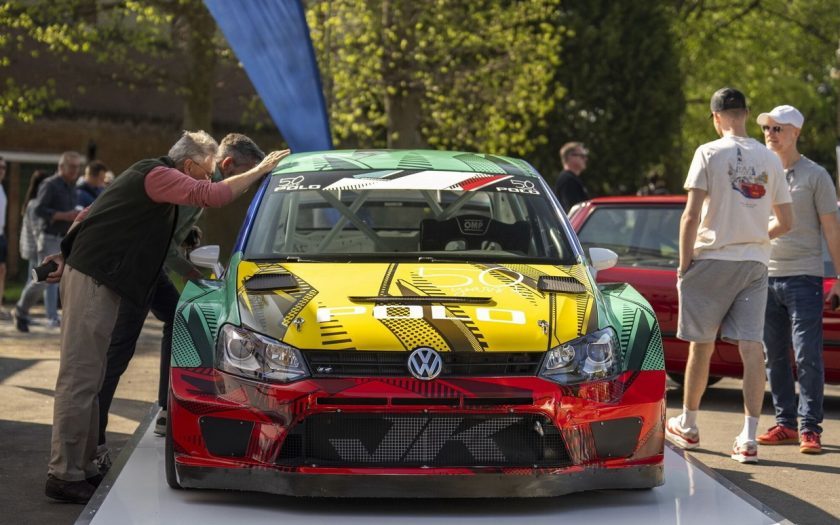 大众Polo 50 岁搞事情，小丑涂装赛车太会整活了