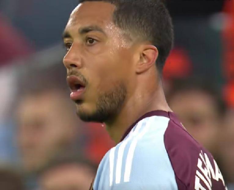 一场4-0！让英超保级又生变数：热刺有2对手要争六，全输或降级