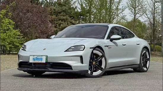 在“快”中感受灵魂共振 试驾保时捷Taycan
