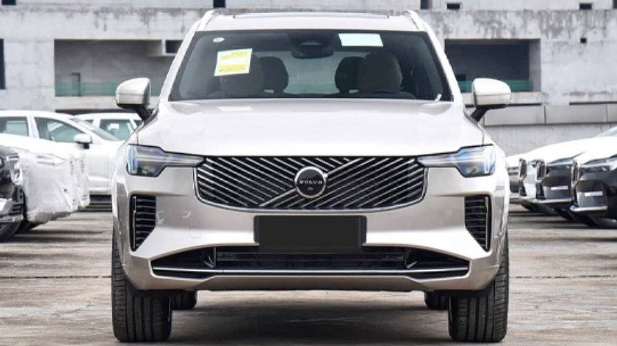 更优雅更智能 沃尔沃XC90新老款车型对比