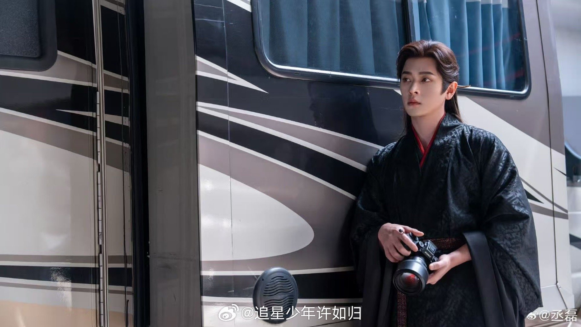 丞磊徐若晗新剧玉簟秋cp感十足，捧花追逐与强势逼近切换丝滑