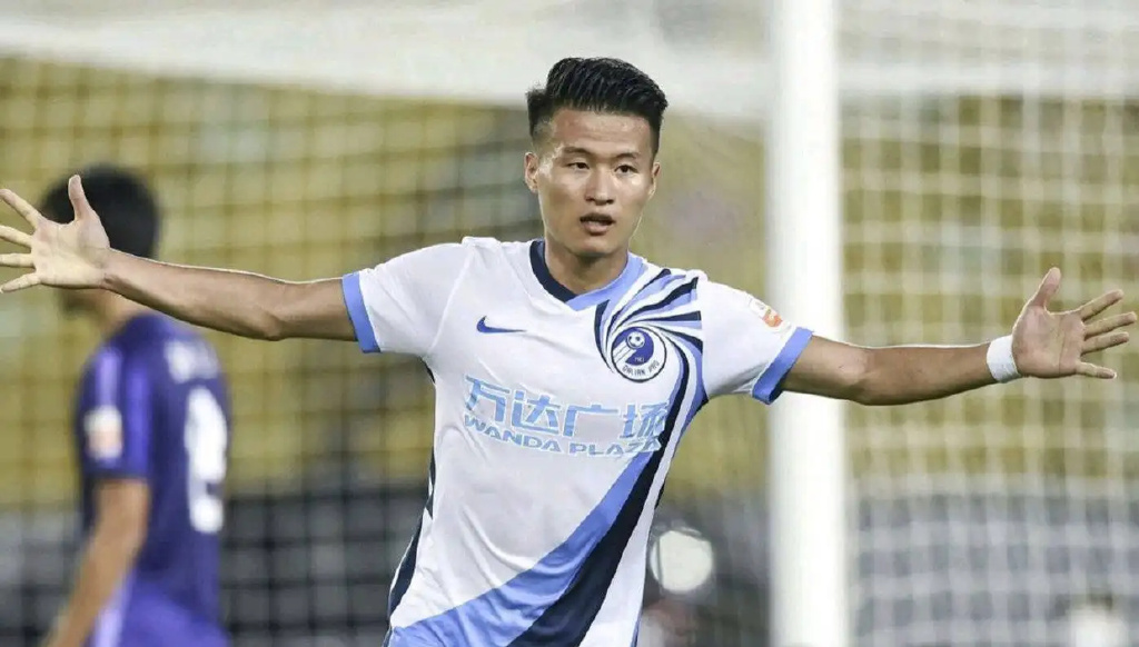 替补上场攻入2球!中国C罗冉冉升起?还是谢晖会调教!休闲区蓝鸢梦想 - Www.slyday.coM 替补上场攻入2球!中国C罗冉冉升起?还是谢晖会调教!休闲区蓝鸢梦想 - Www.slyday.coM