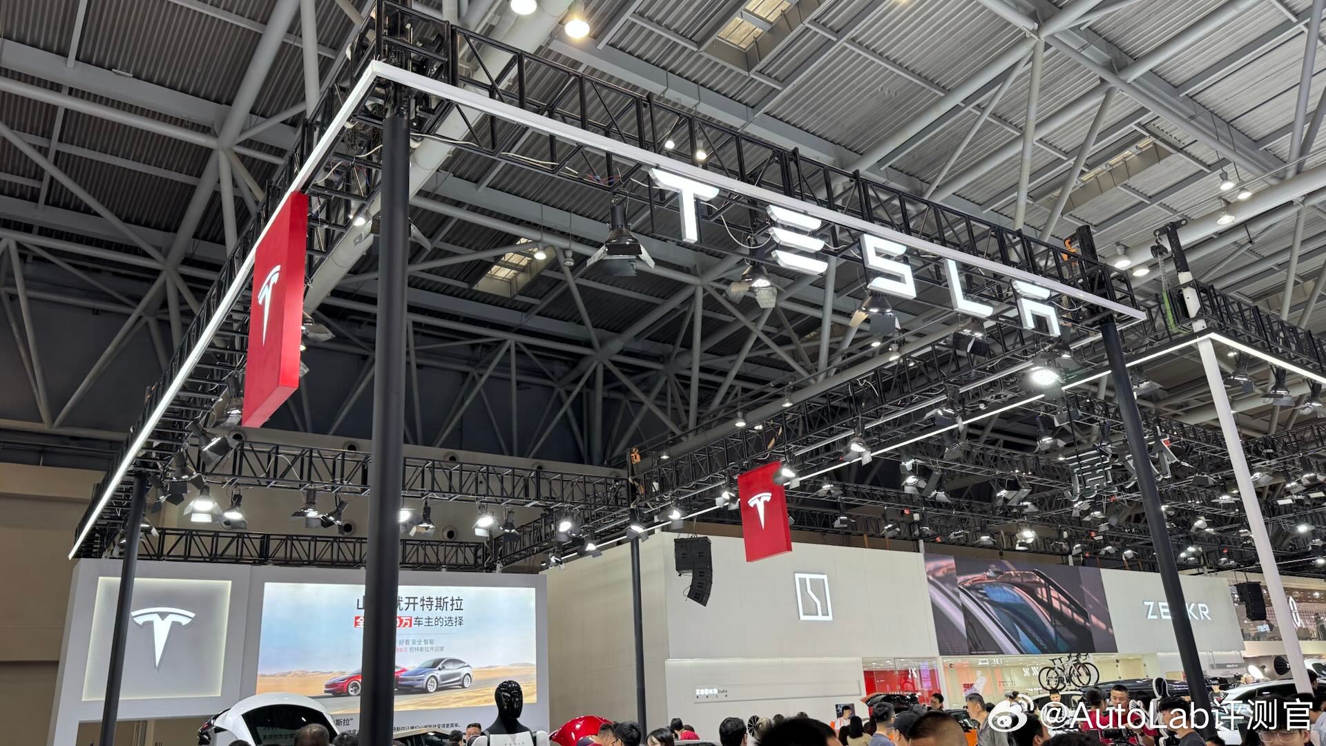 特斯拉携焕新Model Y、Model 3和Cybertruck低调亮相重庆车展