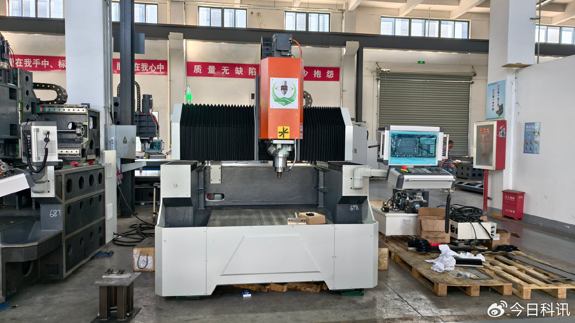 小型动龙门搅拌摩擦焊设备：新能源汽车″三电″系统精度焊接的智能化