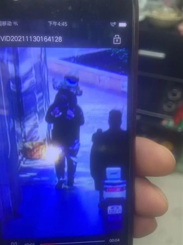 “一岁男童被抱走,1小时后坠亡”,警方通报休闲区蓝鸢梦想 - Www.slyday.coM “一岁男童被抱走,1小时后坠亡”,警方通报休闲区蓝鸢梦想 - Www.slyday.coM