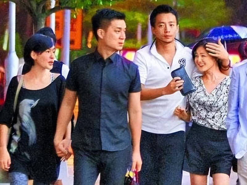 再见,大s,再见,小s!叱咤娱乐圈的姐妹花,终于被“打回原形”休闲区蓝鸢梦想 - Www.slyday.coM 再见,大s,再见,小s!叱咤娱乐圈的姐妹花,终于被“打回原形”休闲区蓝鸢梦想 - Www.slyday.coM