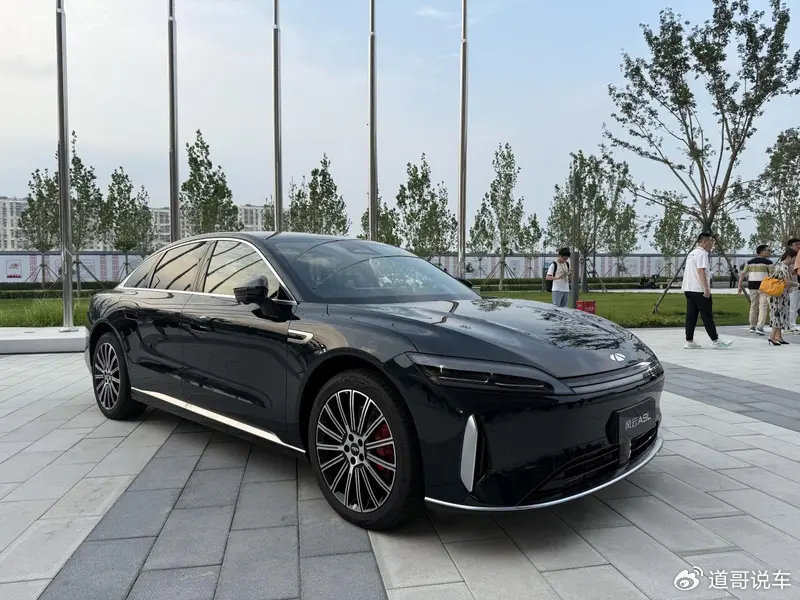 奇瑞风云A9L正式上市 百万级平权豪华14.99万起