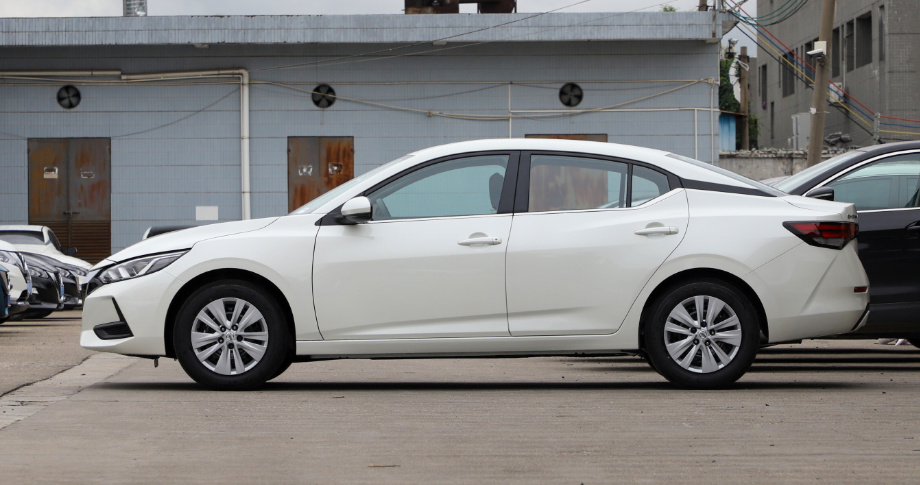 合资紧凑型轿车大比拼:雪佛兰科鲁泽VS日产轩逸谁更强?