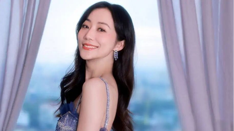 韩雪被曝拼命直播带货 ，难道是经济出了问题？