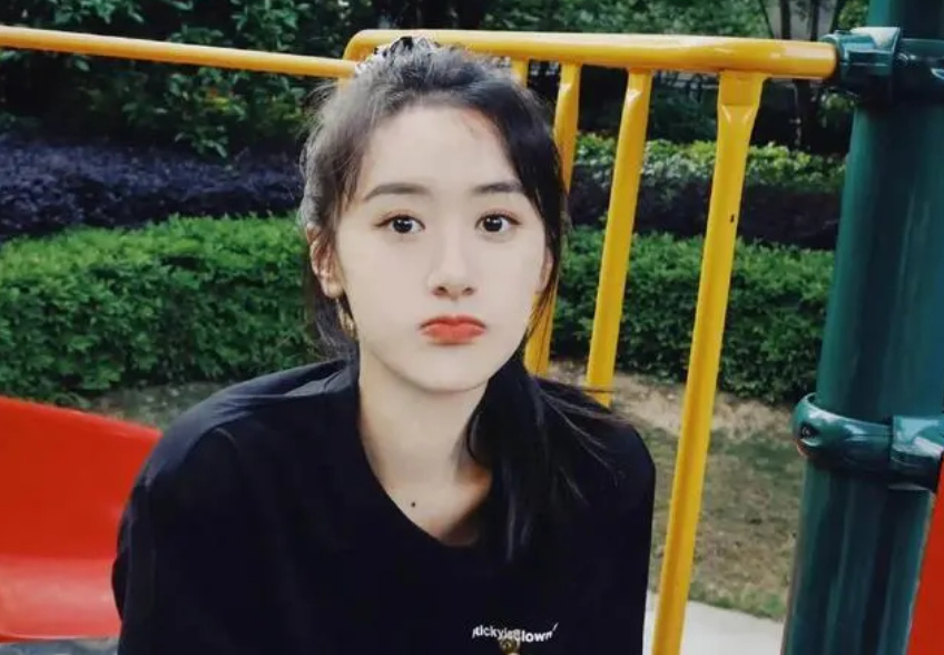 袁冰妍疑似要复出,曾因逃税被罚97万元,如今晒美照引发争议休闲区蓝鸢梦想 - Www.slyday.coM 袁冰妍疑似要复出,曾因逃税被罚97万元,如今晒美照引发争议休闲区蓝鸢梦想 - Www.slyday.coM