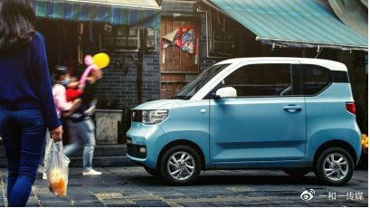 9小时内订单破千！宏光MINI电动车引发新能源国民抢购潮