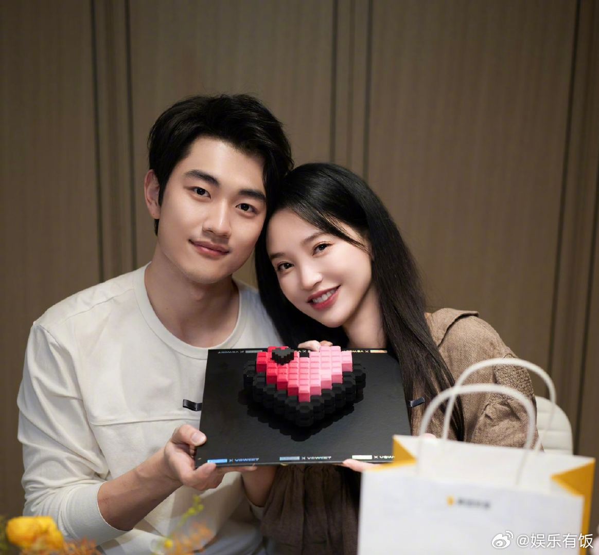 孙丞潇情人节急送蛋糕给金莎，获赞又快又甜