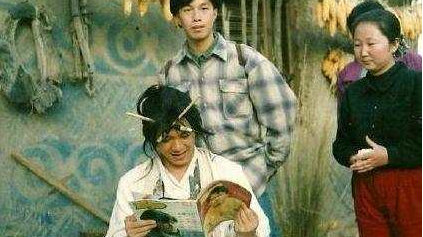 难得一见的周星驰版《大话西游》片场花絮，最后朱茵那个眼神绝了