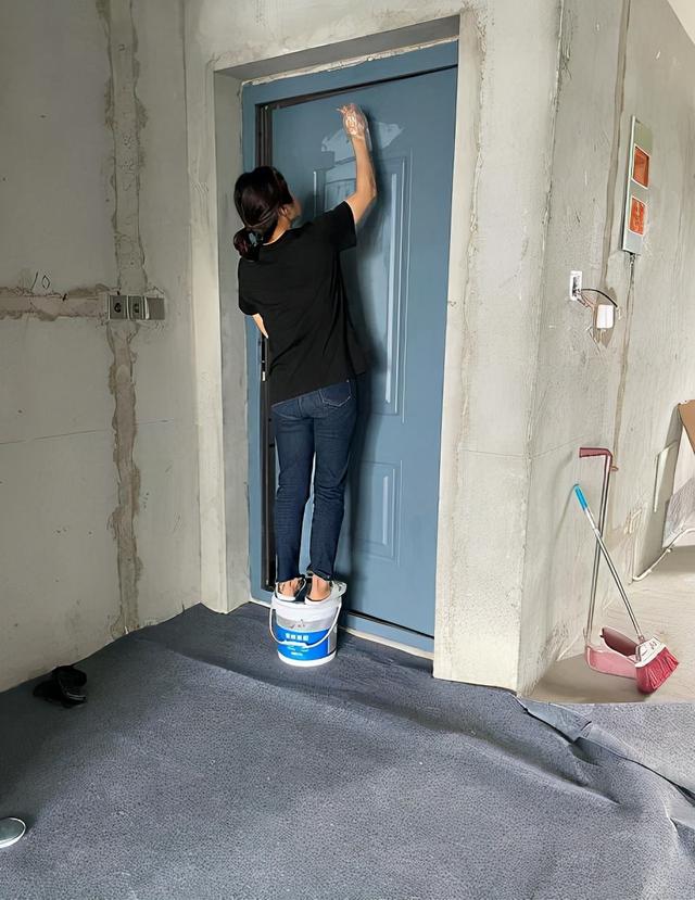 入住毛坯房的95后女孩:目前忙着装修和相亲,家人从反对到支持,已有商家来合作休闲区蓝鸢梦想 - Www.slyday.coM 入住毛坯房的95后女孩:目前忙着装修和相亲,家人从反对到支持,已有商家来合作休闲区蓝鸢梦想 - Www.slyday.coM