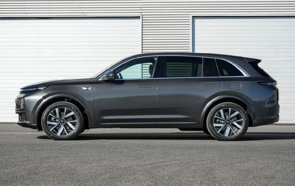 空间大、动力强还是增程SUV?理想/腾势/奔驰怎么选?