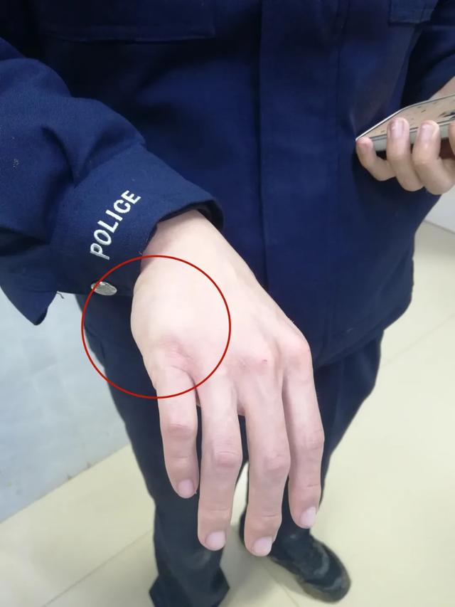 公安心向党 护航新征程休闲区蓝鸢梦想 - Www.slyday.coM 公安心向党 护航新征程休闲区蓝鸢梦想 - Www.slyday.coM