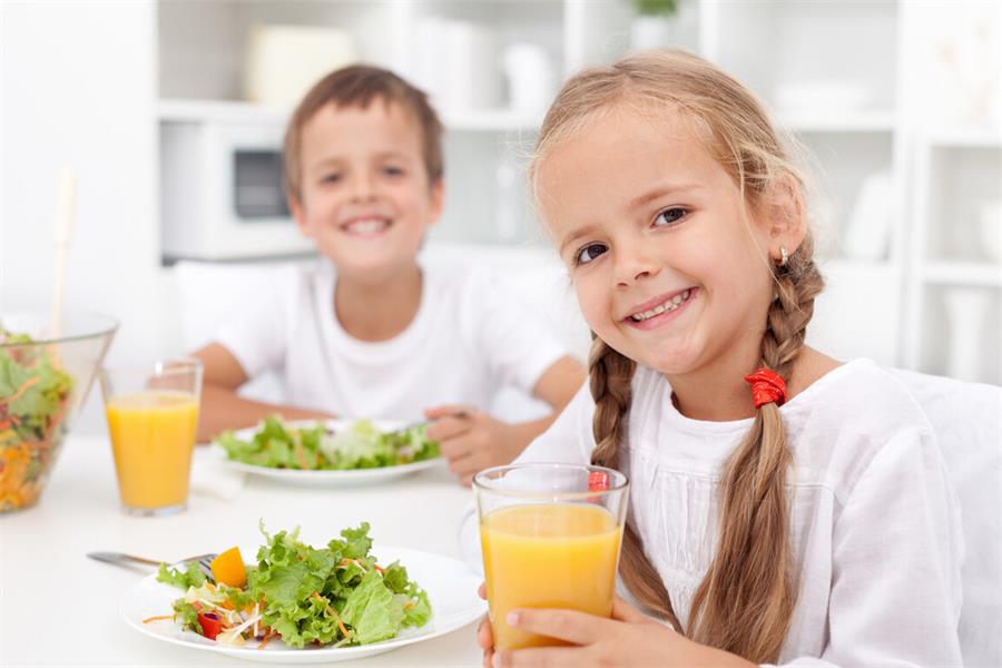 科学育儿，饮食很重要，四种食物少给孩子吃