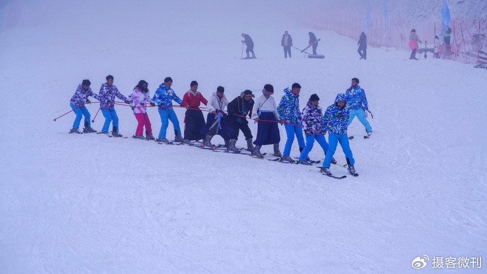 三门峡景区冬季滑雪场盛大开幕，掀起冰雪运动热潮