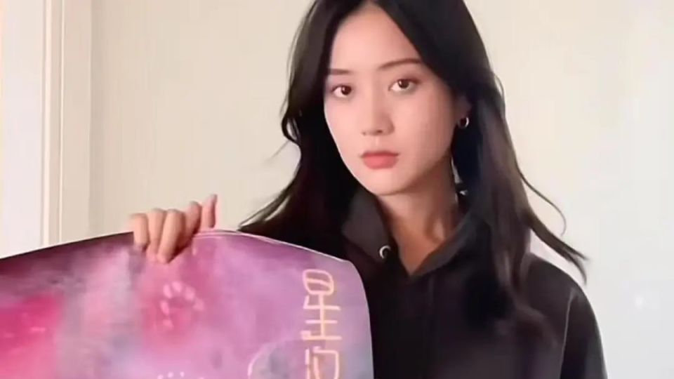 娱乐圈的钱真好挣！18线女演员王梓薇自曝买别墅，赵丽颖曾推荐她进组