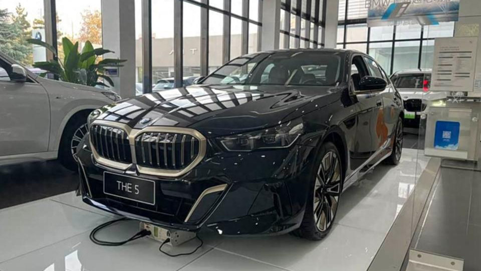 宝马5系：我都降到27.99万，这次真降不动了