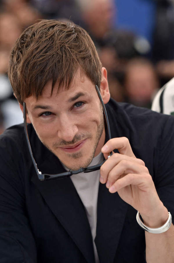 法国著名男星因滑雪事故身亡,与他有两面之缘的小时新闻记者:谦逊有礼,帅到令人窒息休闲区蓝鸢梦想 - Www.slyday.coM 法国著名男星因滑雪事故身亡,与他有两面之缘的小时新闻记者:谦逊有礼,帅到令人窒息休闲区蓝鸢梦想 - Www.slyday.coM