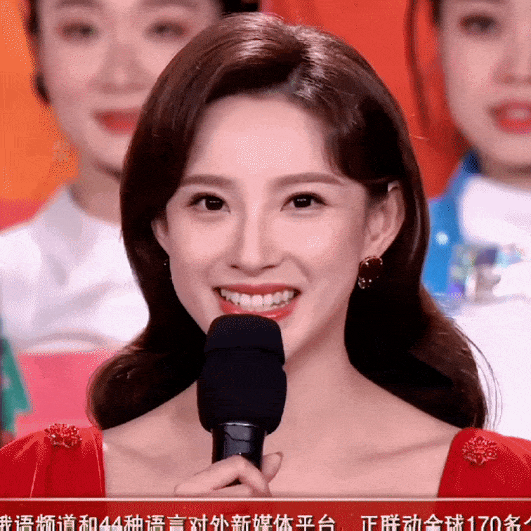 主持人因美貌上热搜、《只此青绿》刷屏...春晚这些画面,绝了!休闲区蓝鸢梦想 - Www.slyday.coM 主持人因美貌上热搜、《只此青绿》刷屏...春晚这些画面,绝了!休闲区蓝鸢梦想 - Www.slyday.coM