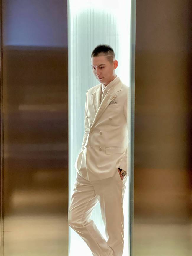 侯京健参加中国梦·我的梦—2022中国网络视听年度盛典 跨越百年重温经典休闲区蓝鸢梦想 - Www.slyday.coM 侯京健参加中国梦·我的梦—2022中国网络视听年度盛典 跨越百年重温经典休闲区蓝鸢梦想 - Www.slyday.coM