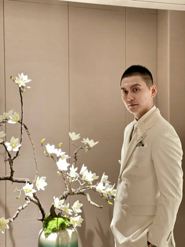 侯京健参加中国梦·我的梦—2022中国网络视听年度盛典 跨越百年重温经典休闲区蓝鸢梦想 - Www.slyday.coM 侯京健参加中国梦·我的梦—2022中国网络视听年度盛典 跨越百年重温经典休闲区蓝鸢梦想 - Www.slyday.coM