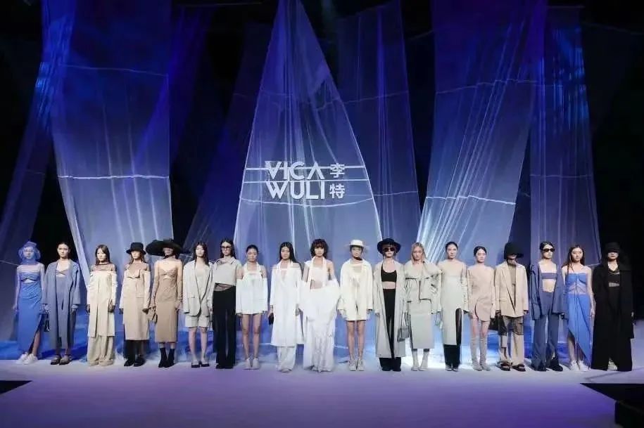 设计灵感|解构主义,叛逆的时装艺术39 设计灵感|解构主义,叛逆的时装艺术