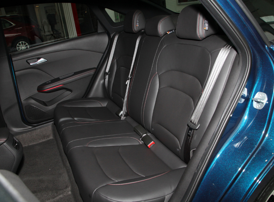 合资紧凑型轿车大比拼:雪佛兰科鲁泽VS日产轩逸谁更强?