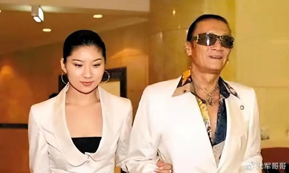 娱乐圈“爷孙恋”现状:有人获得3亿分手费,有人生3个孩子婚姻幸福休闲区蓝鸢梦想 - Www.slyday.coM 娱乐圈“爷孙恋”现状:有人获得3亿分手费,有人生3个孩子婚姻幸福休闲区蓝鸢梦想 - Www.slyday.coM