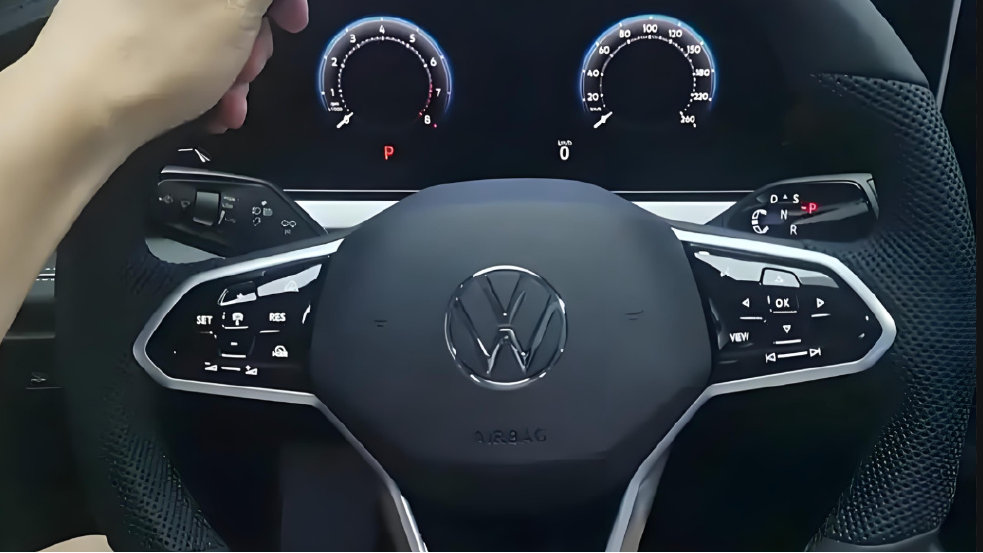 一碗过桥米线，“害惨了”上汽大众