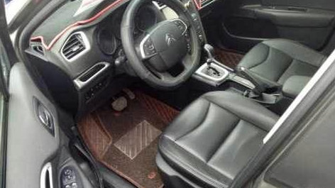 买车没天窗和有天窗的差距是啥？老司机：很多人都选错了