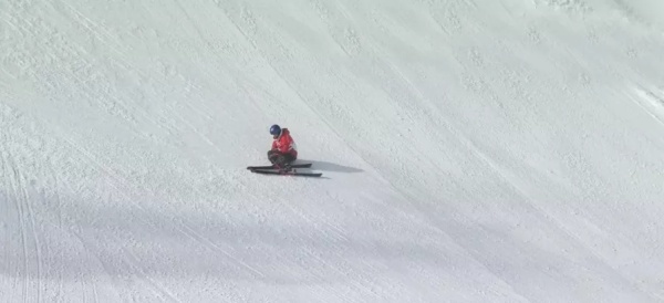 银牌!热搜第一!这一摔,全网心疼谷爱凌休闲区蓝鸢梦想 - Www.slyday.coM 银牌!热搜第一!这一摔,全网心疼谷爱凌休闲区蓝鸢梦想 - Www.slyday.coM