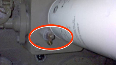 特灵CVHE/F/G更换油过滤器的方法