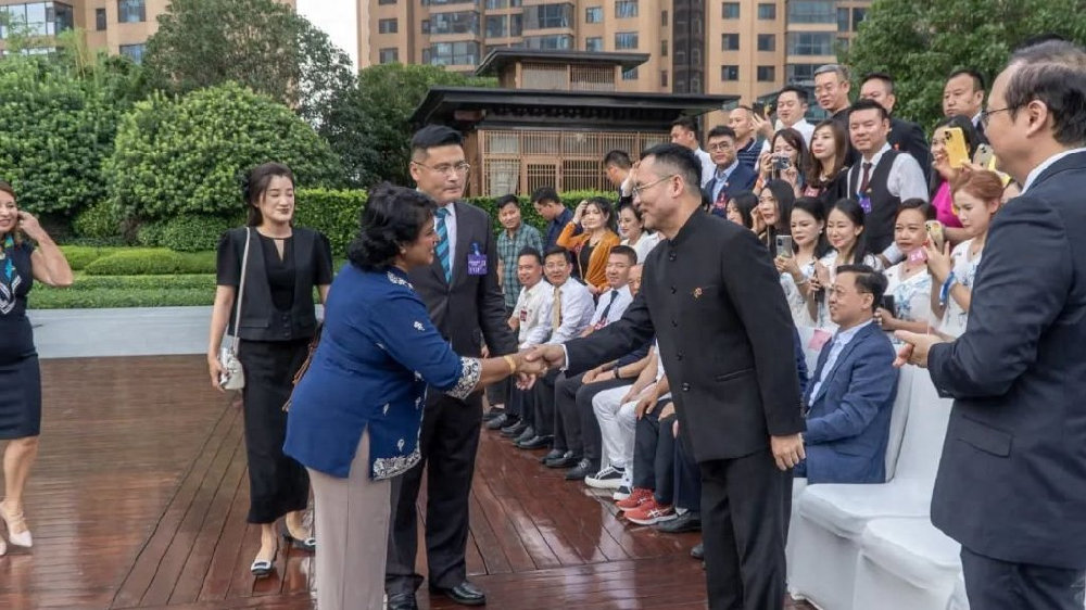 毛里求斯共和国首位女总统阿米娜出席长江国际商会领袖中国行活动