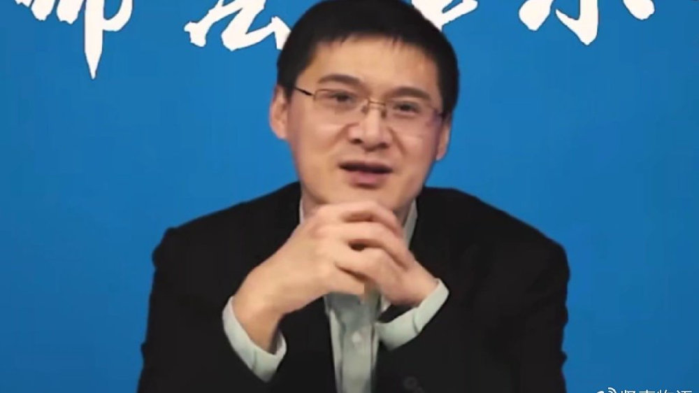 罗翔说：在一个缺爱的原生家庭中，一定要学会自爱