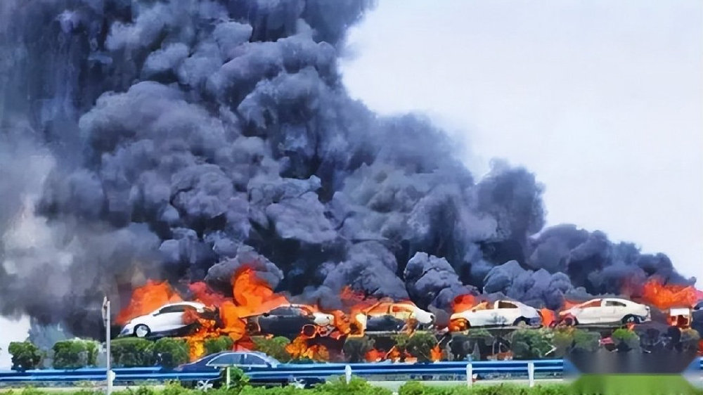 海南轮渡揭开了电动汽车的遮羞布，以后地下车库会不会限制？