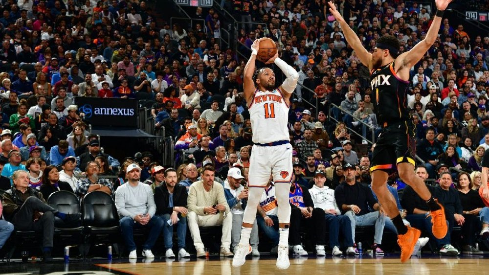 布克末节独得18分导演逆转