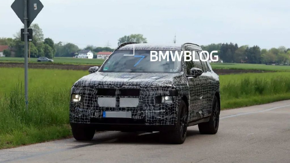 下一代宝马X7首次曝光！最高900匹马力，2027年开始投产…