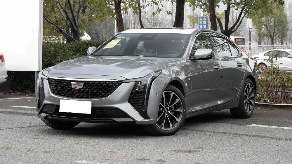 凯迪拉克CT5新增车型，一口价20.69万，配2.0T发动机+10AT变速箱