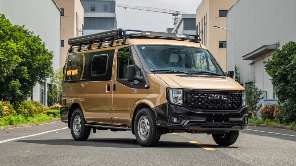 高品质露营车，可进出地库能吃饭午休，国人出行全能新宠