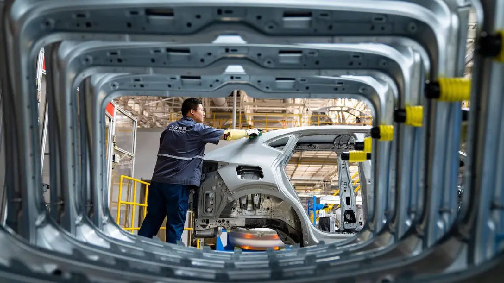 这位造车元老，正在开始蜕变新生